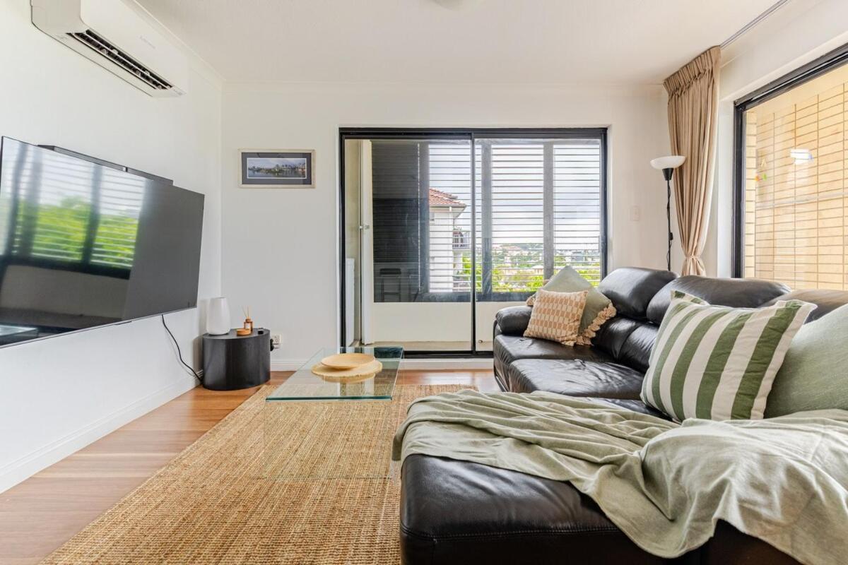 Value With View Sleeps 7 Brisbane
