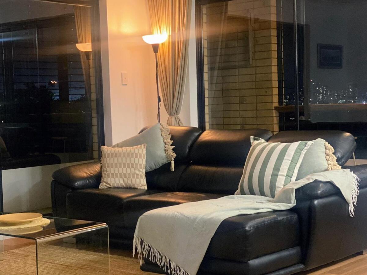 Value With View Sleeps 7 Apartment Brisbane
